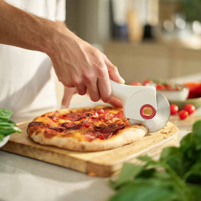 Joseph Joseph, Ringo™ Easy-clean Red Pizza Cutter